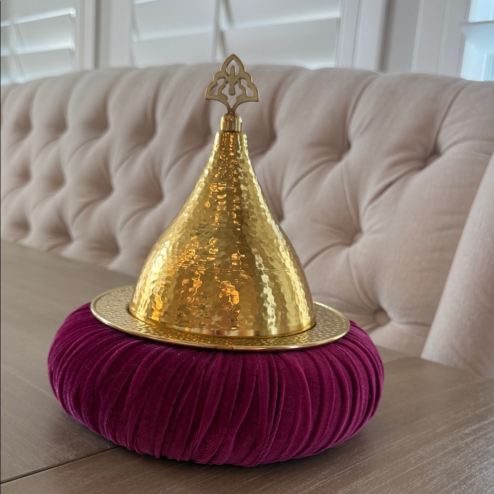 MOROCCAN GOLD HAMMERED SERVING DOME w/TRAY AND VELVET BASE Decorative CLOCHE